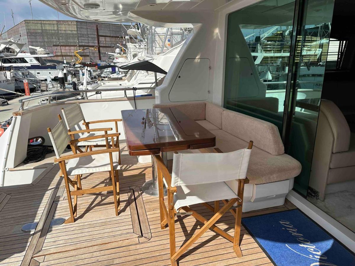 Hotel Yacht 20Metros Sant Adrià de Besòs Exterior foto