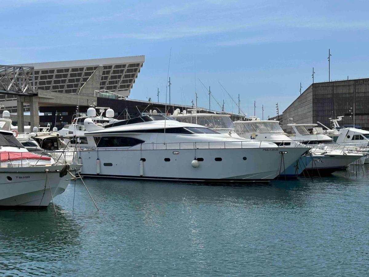 Hotel Yacht 20Metros Sant Adrià de Besòs Exterior foto